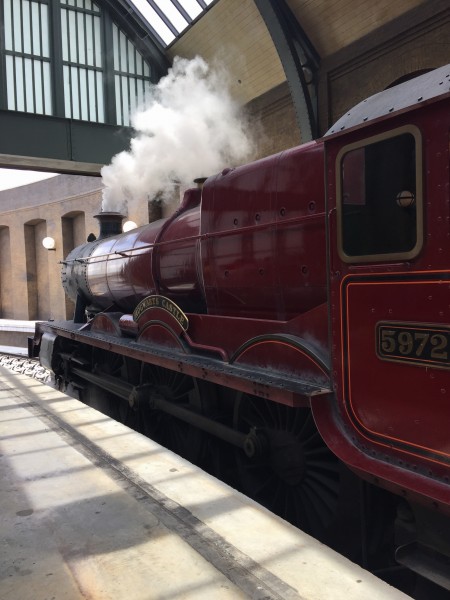 Hogwarts Express Kings Cross Hogsmeade Wizarding World Harry Potter Universal Studios Orlando Florida