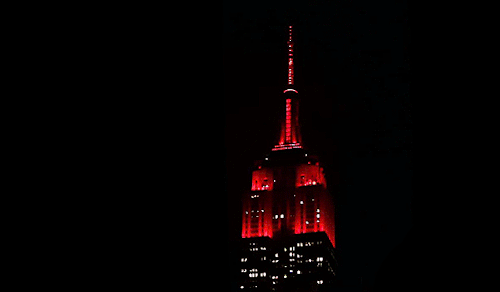 new york empire state building red